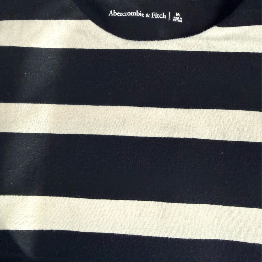 Abercrombie & Fitch Short-Sleeve Cotton-Blend Seamless
Fabric Crew Bodysuit - Picture 4 of 7